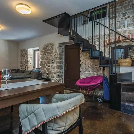 Four-bedroom Holiday In Zadar