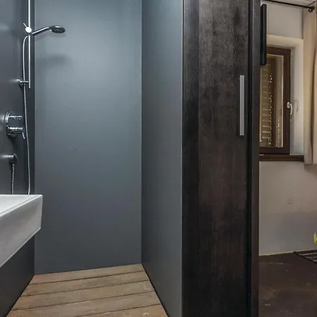 بيت للعطل Four-bedroom Holiday In *