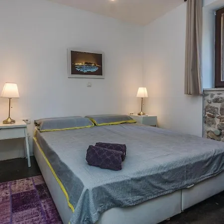 Four-bedroom Holiday In بيت للعطل زادار