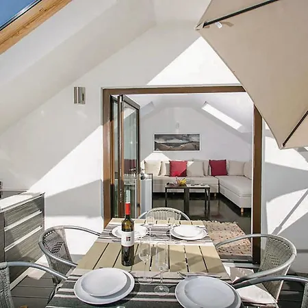 Tatil Evi Four-bedroom Holiday In Zadar